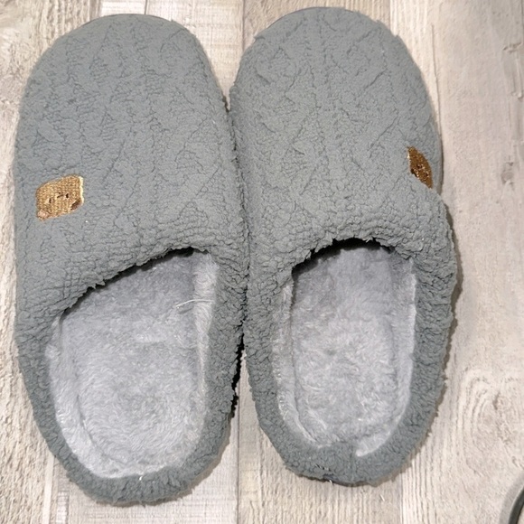 Grey slippers size 36-37 size 6 US - Picture 3 of 8
